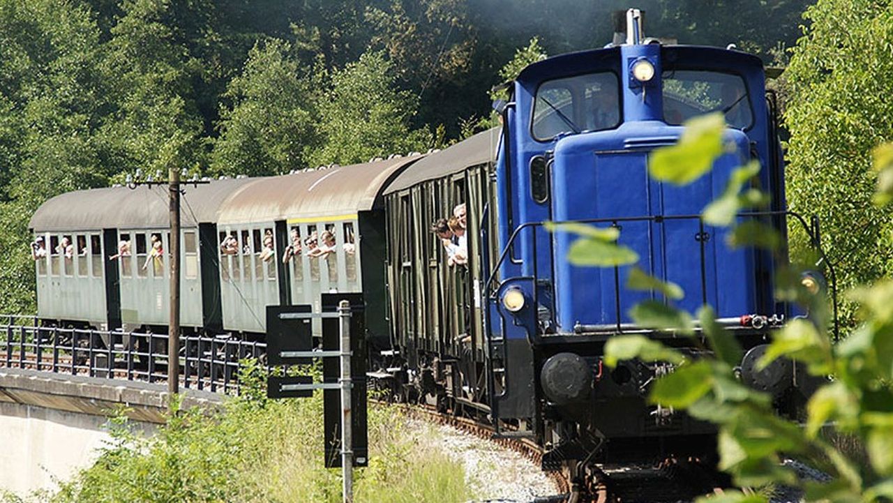 Fahrender Zug Fahrender Zug