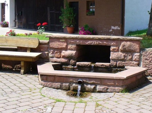 Brunnen in Heidersbach